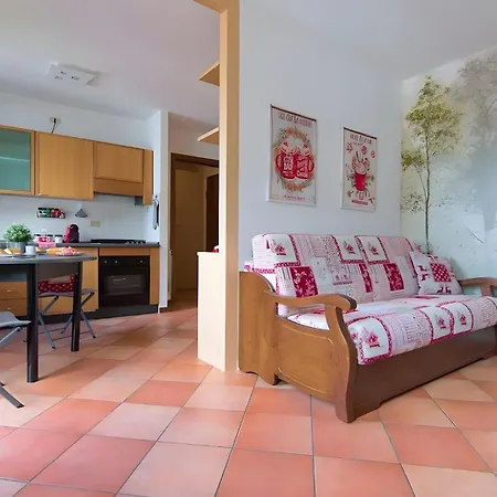 Casa Camino - 200m Dagli Impianti Del Baradello Lägenhet